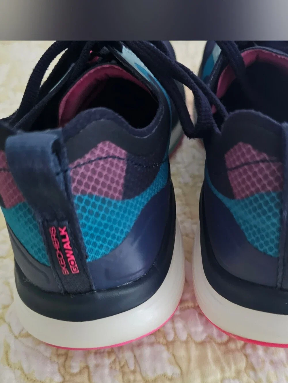 NWOB - Skechers GO Walk Hyper Burst - 6.5